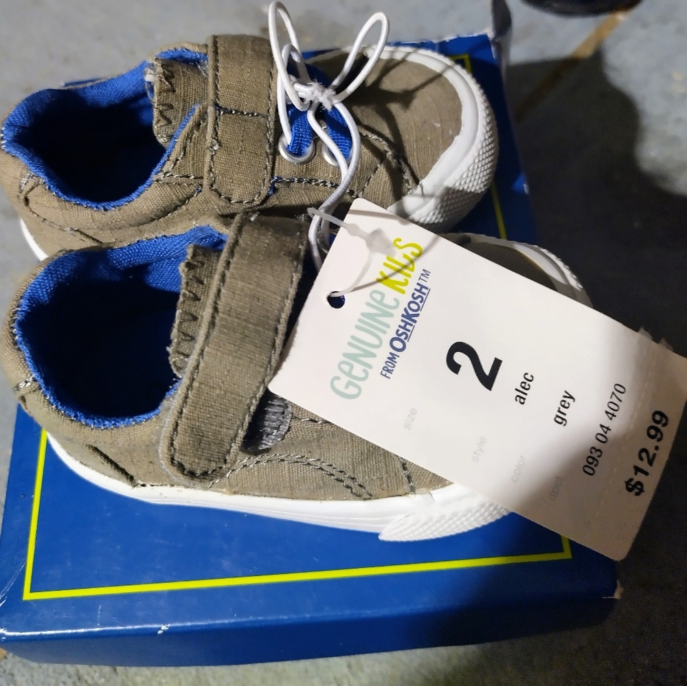 Boys shoes